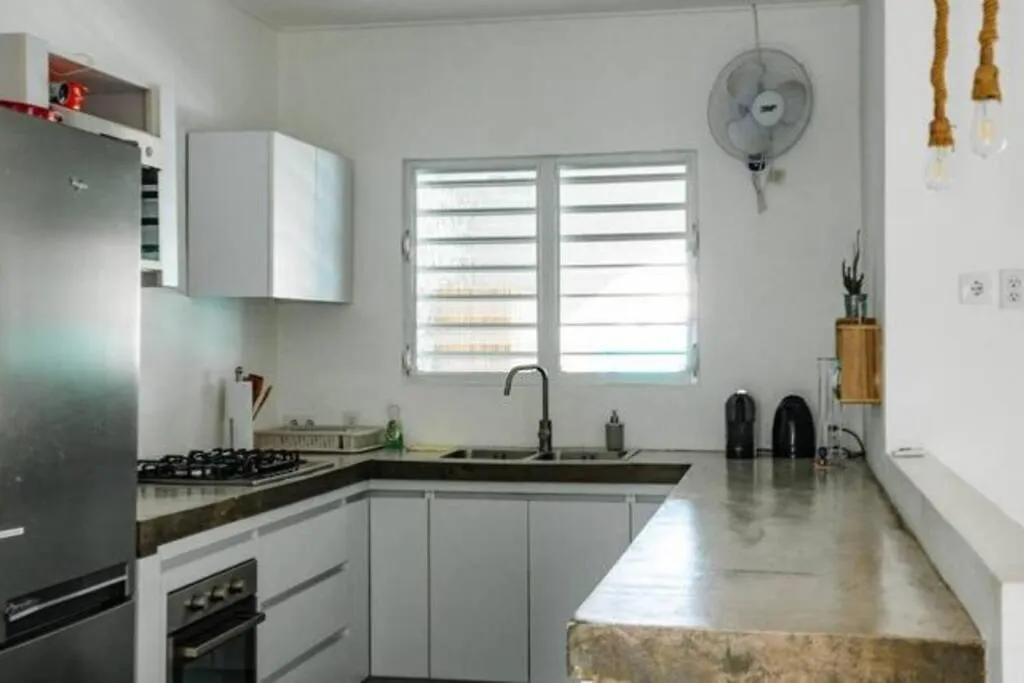 Indigo House - Centrally Located With Private Pool 빌렘스타트 펜션