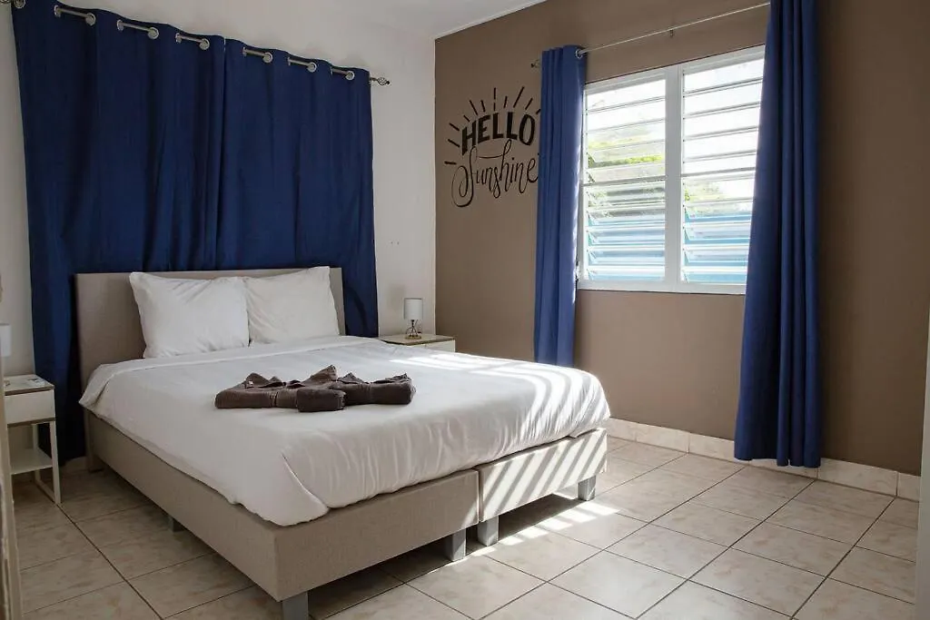 Indigo House - Centrally Located With Private Pool 빌렘스타트 0*,