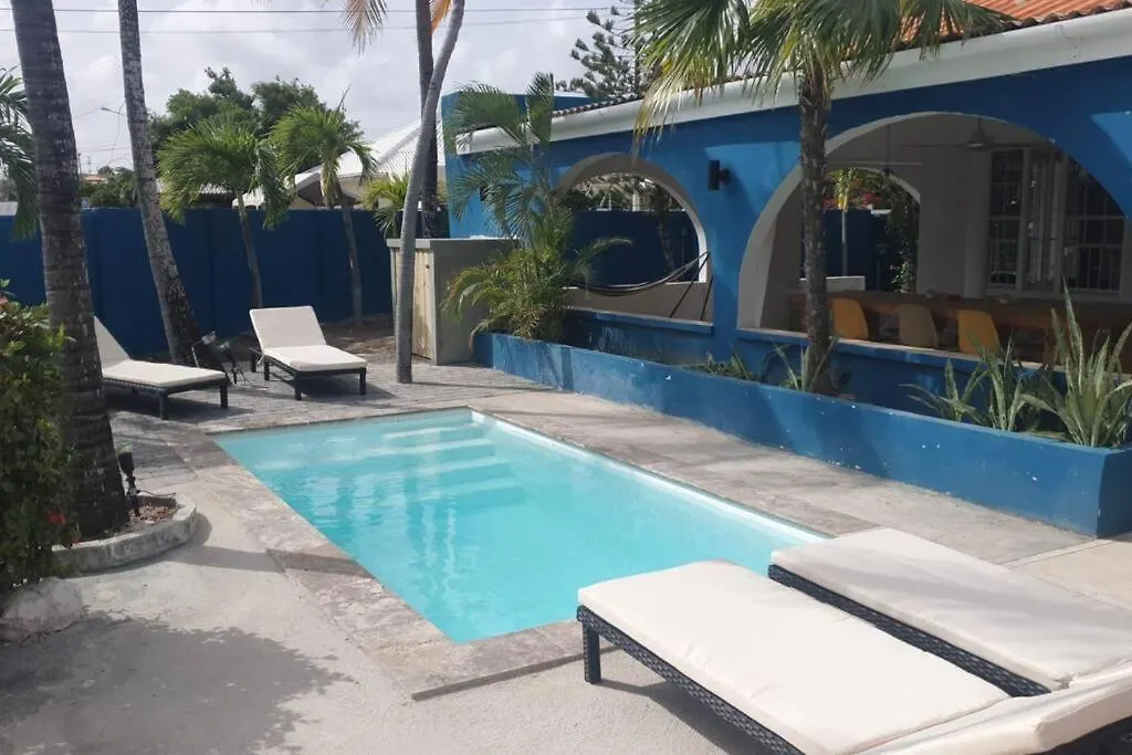 Indigo House - Centrally Located With Private Pool 빌렘스타트 펜션