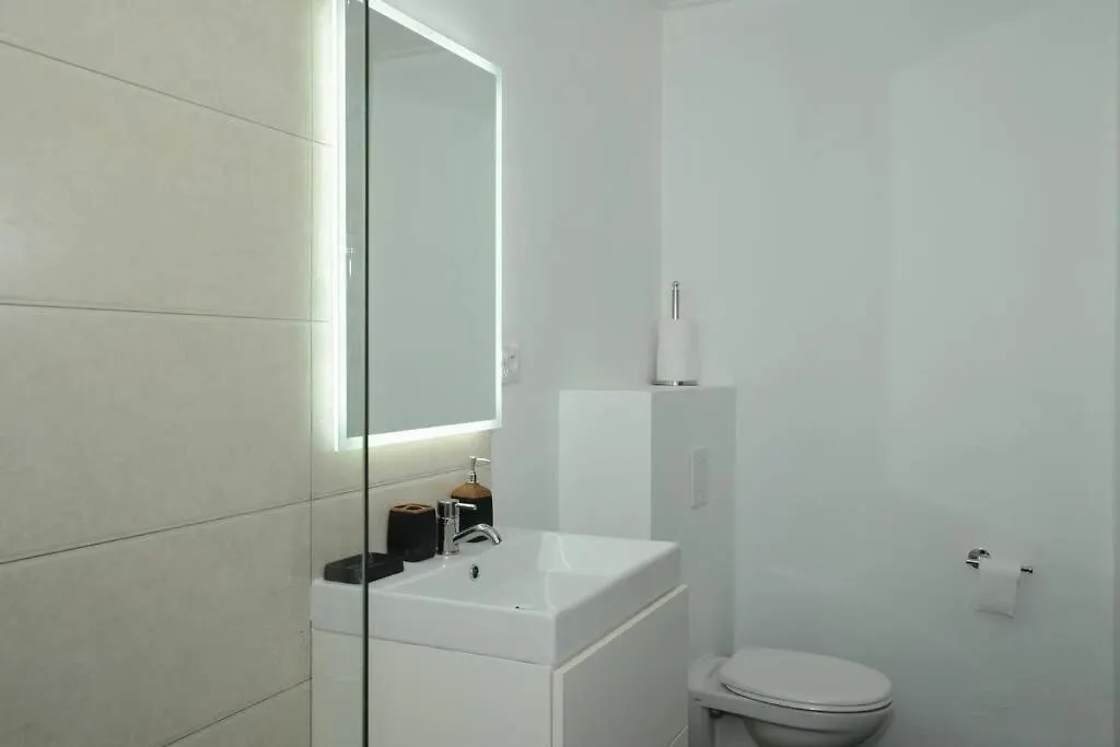 Indigo House - Centrally Located With Private Pool 빌렘스타트 펜션