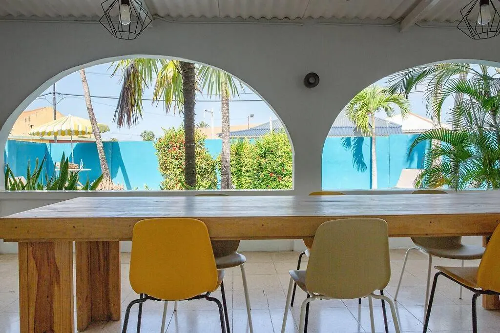 Indigo House - Centrally Located With Private Pool 빌렘스타트